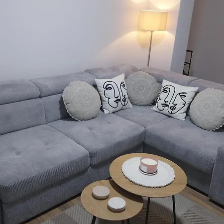 Kraljice Natalije Apartment *
