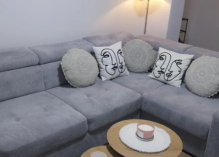 Kraljice Natalije 아파트 *